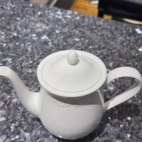 🫖 Vintage Elegant Villeroy and Boch Fiori White Porcelain Pot 🫖 - Picture 14 of 15